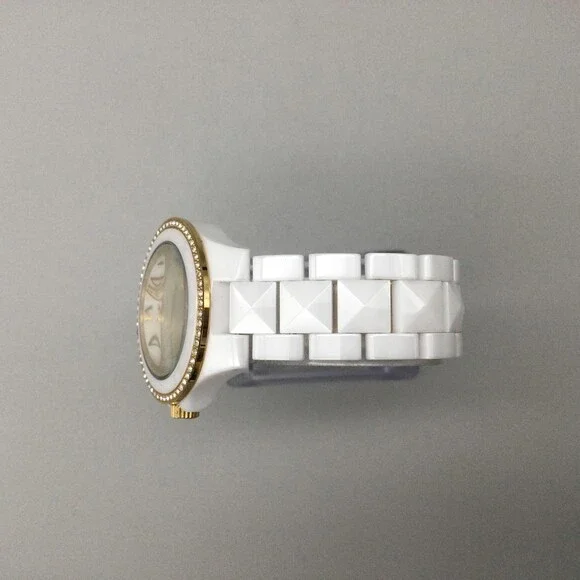 Isaac Mizrahi Live Womens Watch 36mm White Dial Crystals New Battery 6.75" - Picture 4 of 14